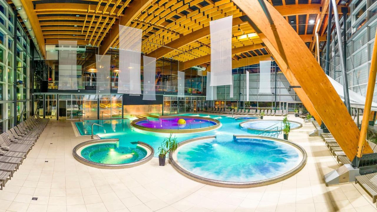 Hotel Aquacity Seasons Poprad Exterior foto