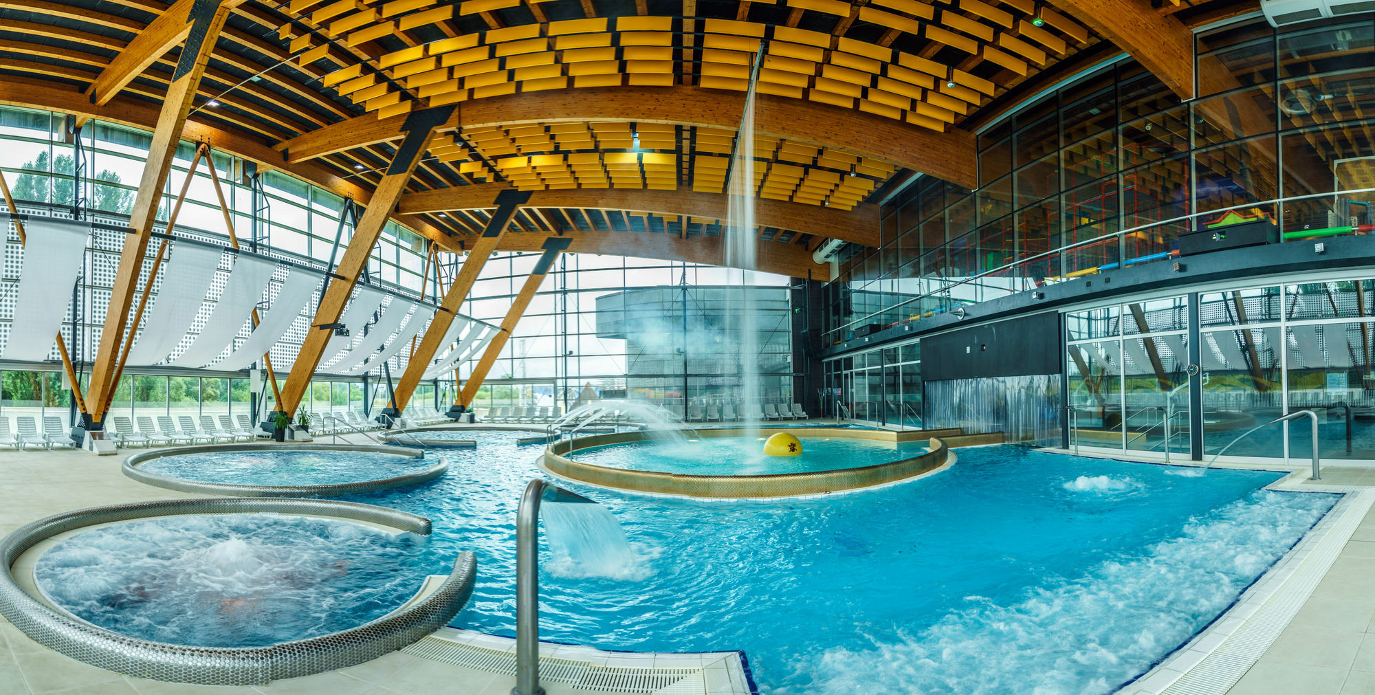 Hotel Aquacity Seasons Poprad Exterior foto
