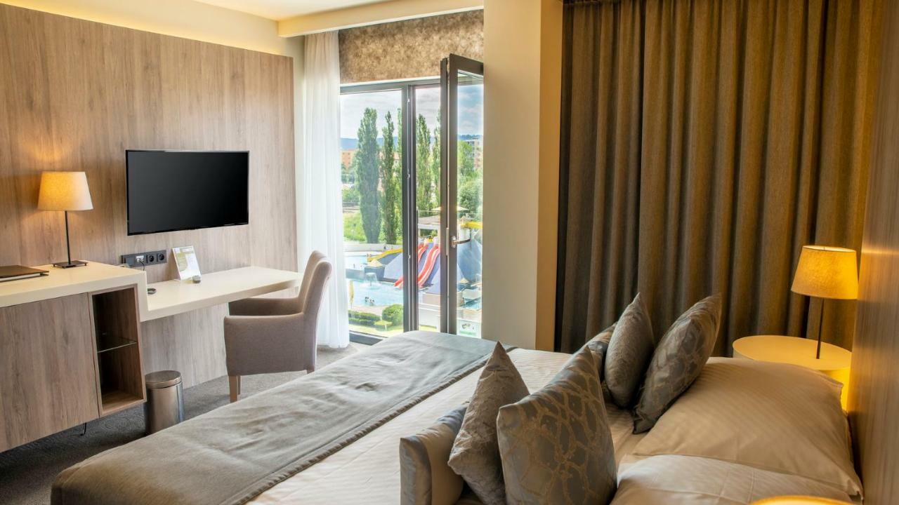 Hotel Aquacity Seasons Poprad Exterior foto